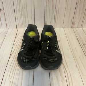 Nike structure 17 sneakers